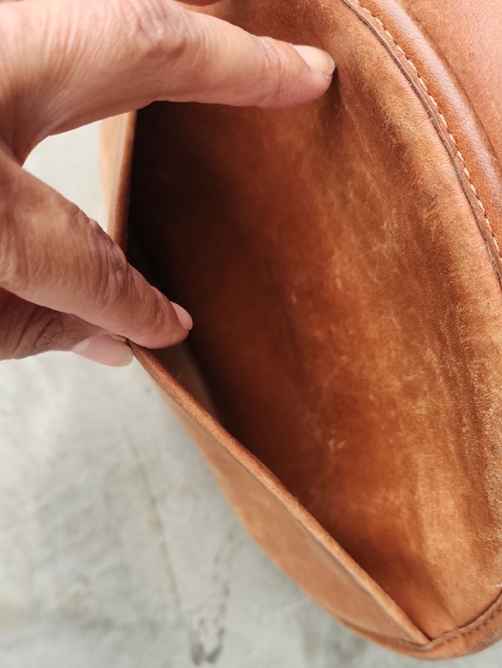 Coach Vintage Canteen Leather Tan Round Crossbody Bag - Picture 3 of 16